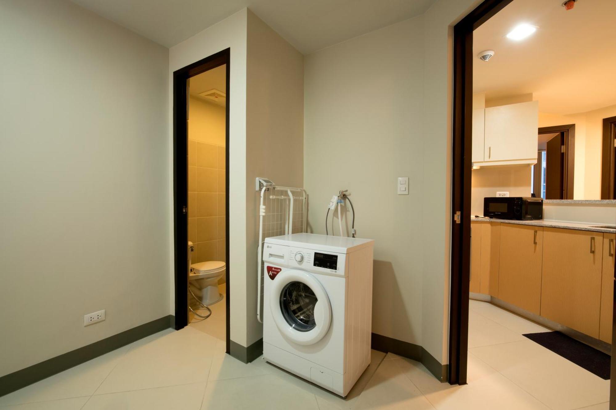 Uptown Parksuites Apartments Tower 2 Bgc By Ph Staycation Manila Eksteriør bilde
